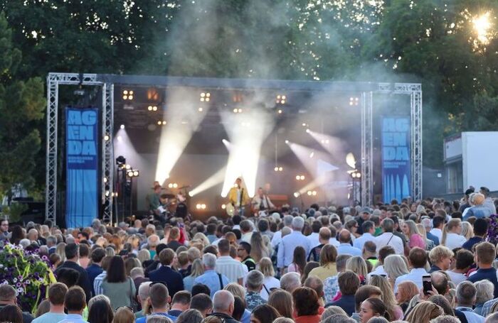 Planlegg sommerens mest minneverdige bedriftsfest – midt i hjertet av Kongsberg Agenda!